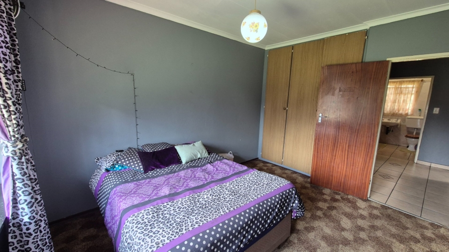 4 Bedroom Property for Sale in Roodia Free State